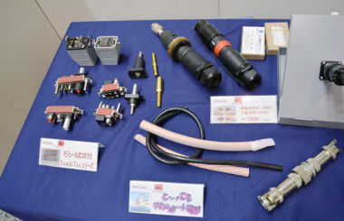 MultiContact(マルチコンタクト)社製コネクタ